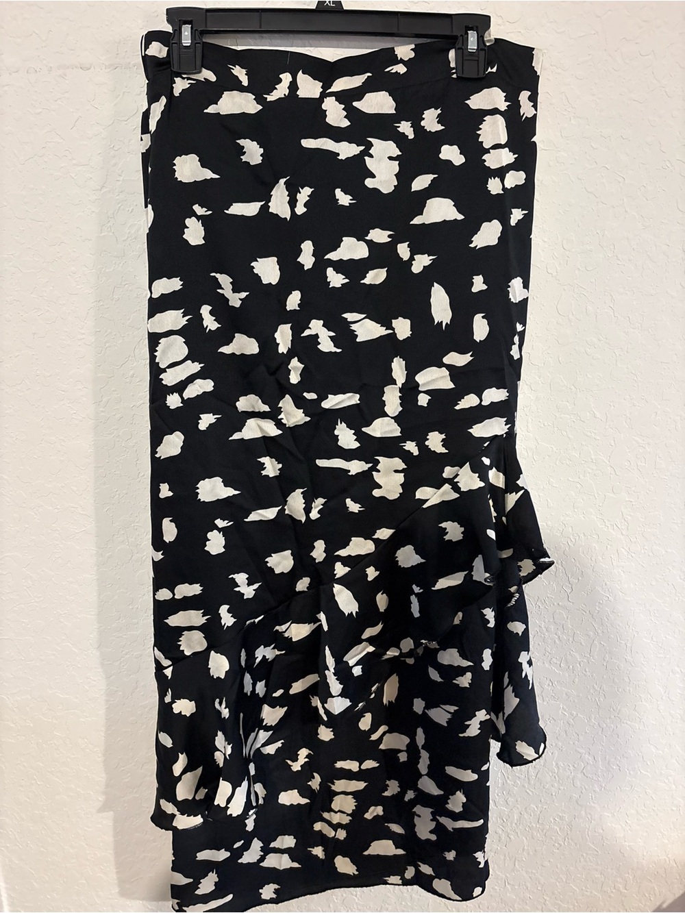 SHEIN Black and White Abstract Ruffled Midi Skirt